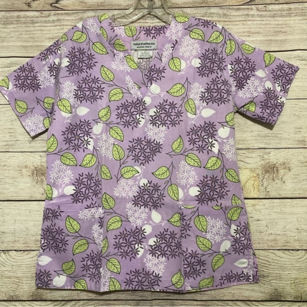 Natural Uniforms Women’s Scrub Top Natural Prints Lavander